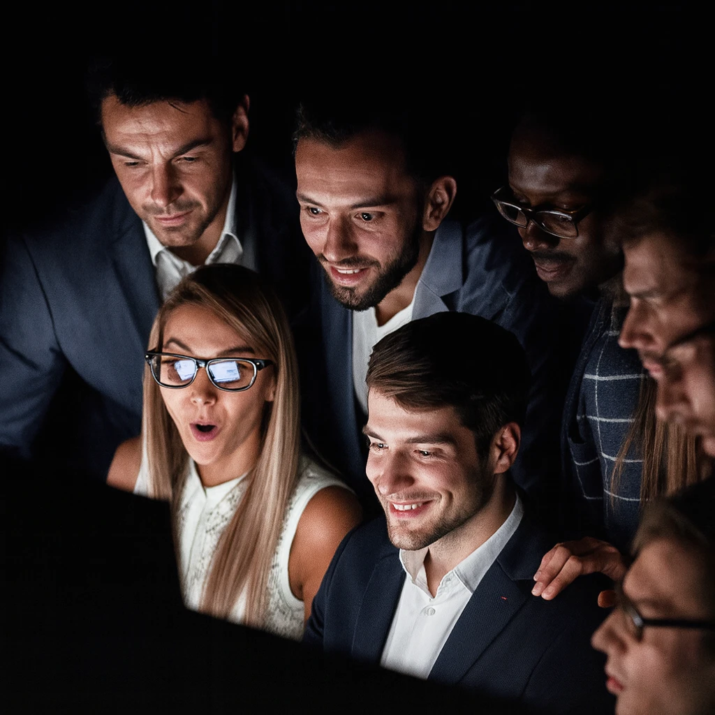 Coacher ses équipes en continu avec Eagr Une équipe est en train d'observer les résultats d'un de leur collaborateur